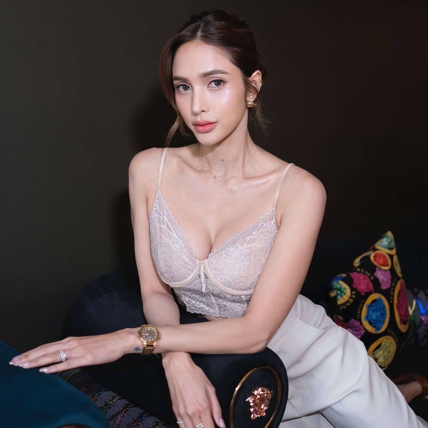 อุ้ม - ลักขณา วัธนวงส์ศิริ