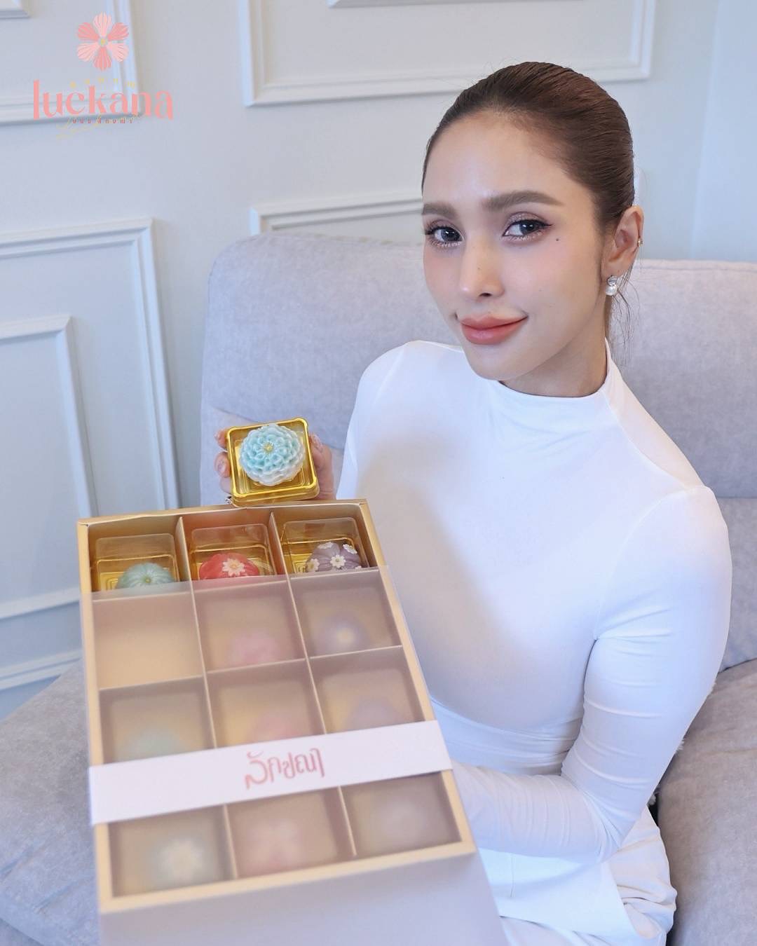 อุ้ม - ลักขณา วัธนวงส์ศิริ
