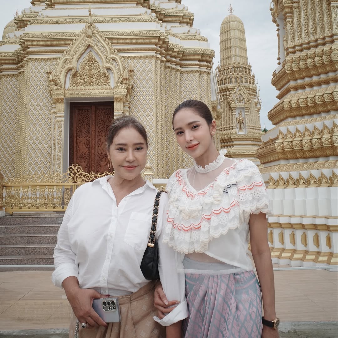 อุ้ม - ลักขณา วัธนวงส์ศิริ