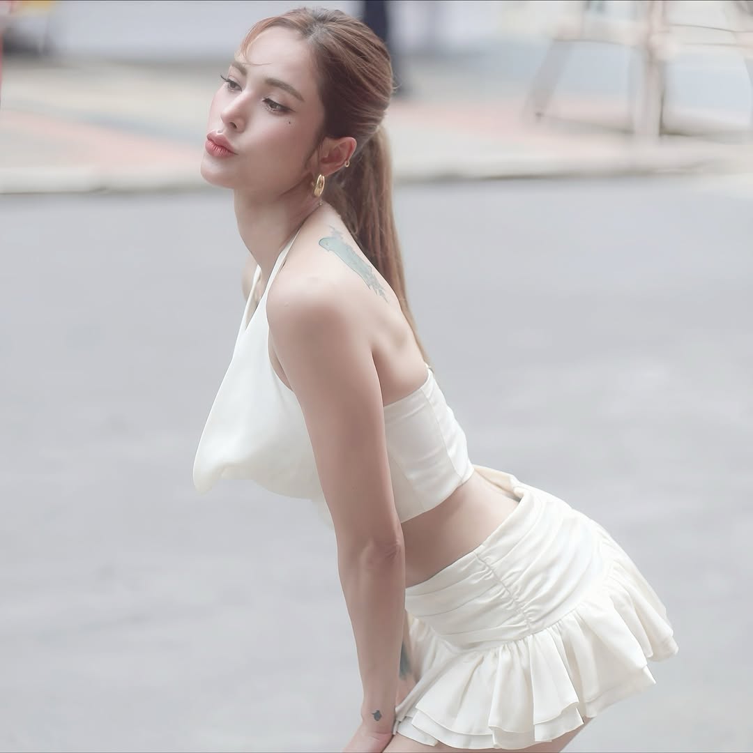 อุ้ม - ลักขณา วัธนวงส์ศิริ