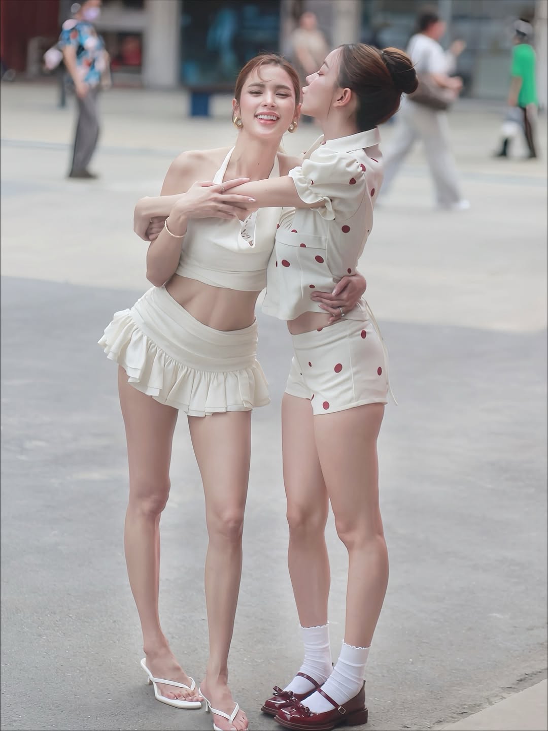 อุ้ม - ลักขณา วัธนวงส์ศิริ