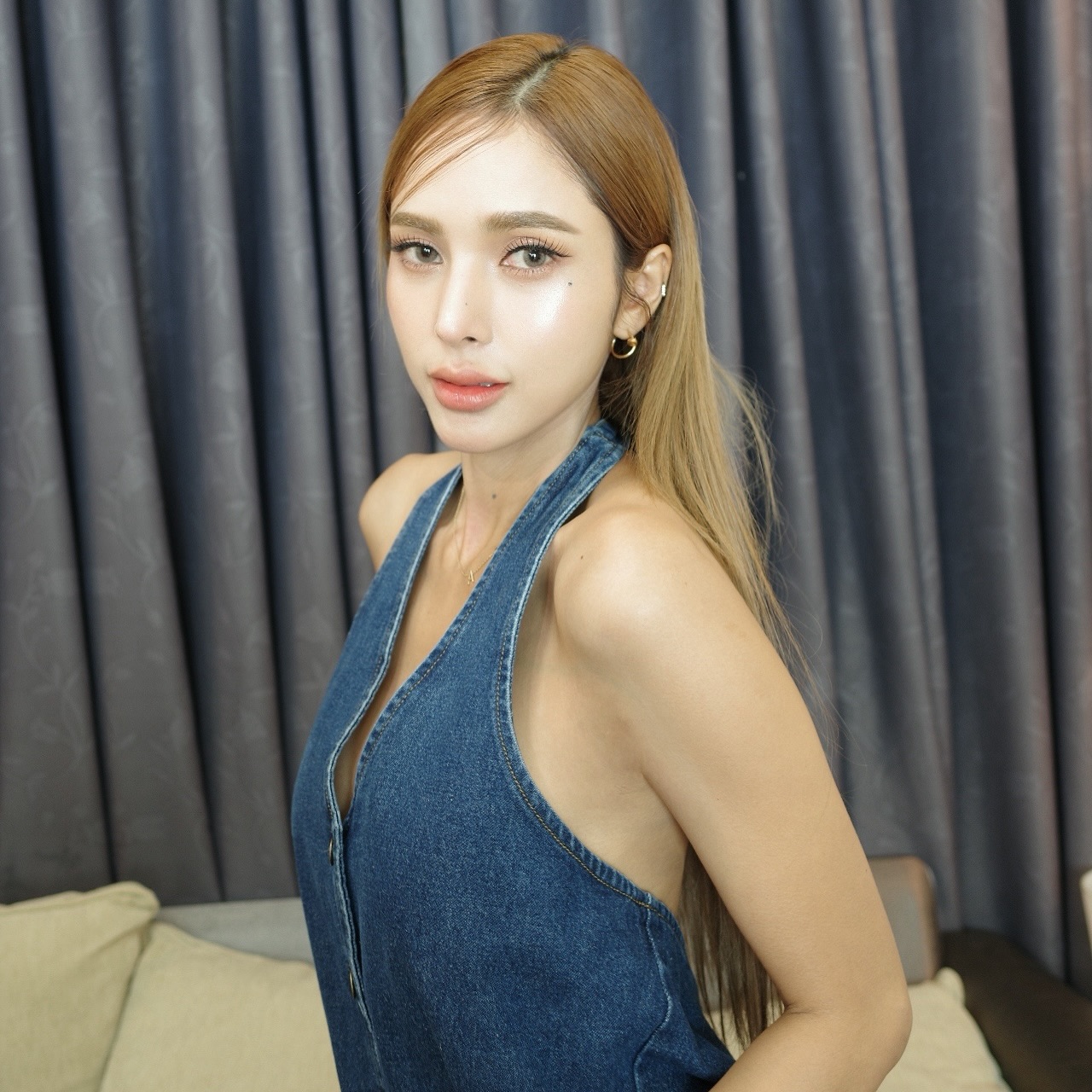 อุ้ม - ลักขณา วัธนวงส์ศิริ
