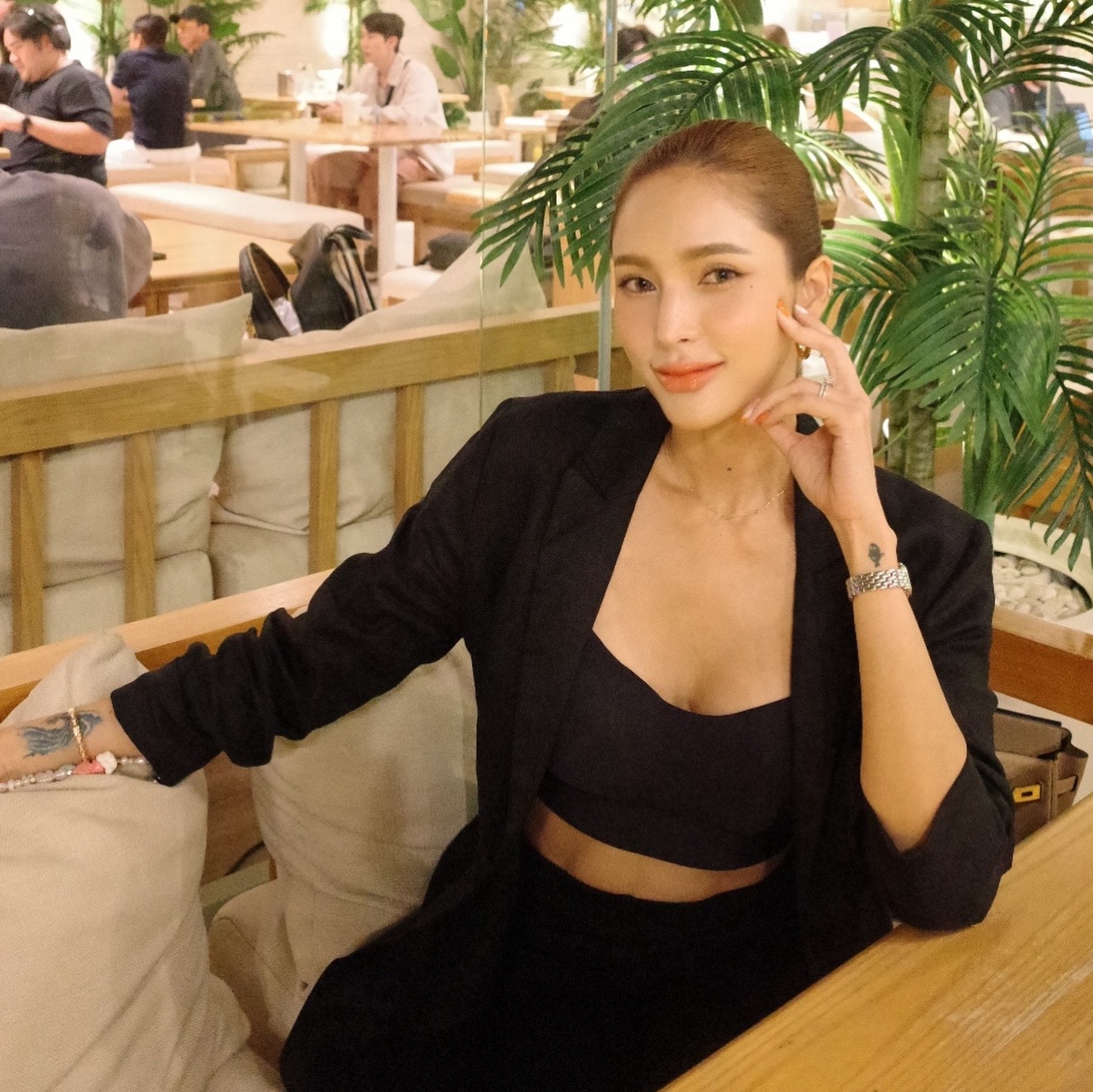 อุ้ม - ลักขณา วัธนวงส์ศิริ