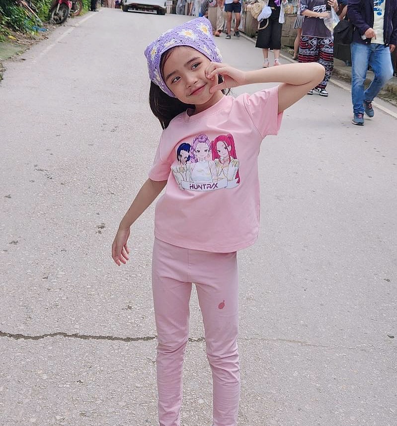 อุ้ม - ลักขณา วัธนวงส์ศิริ