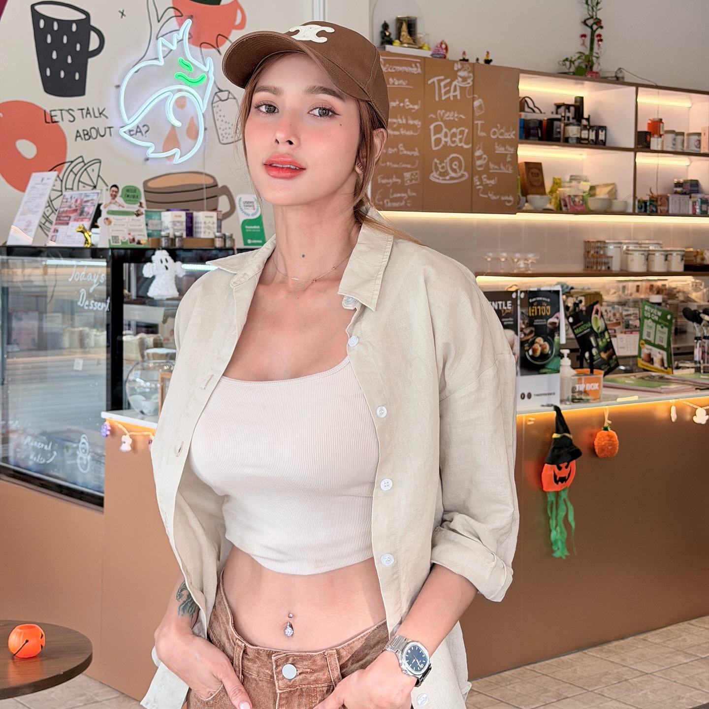 อุ้ม - ลักขณา วัธนวงส์ศิริ