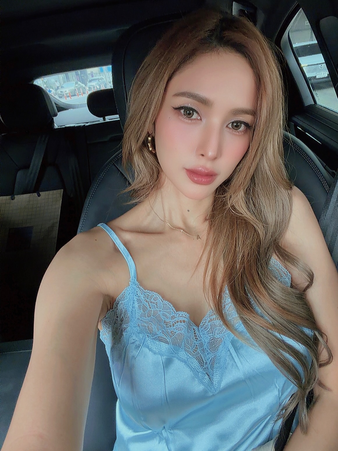 อุ้ม - ลักขณา วัธนวงส์ศิริ