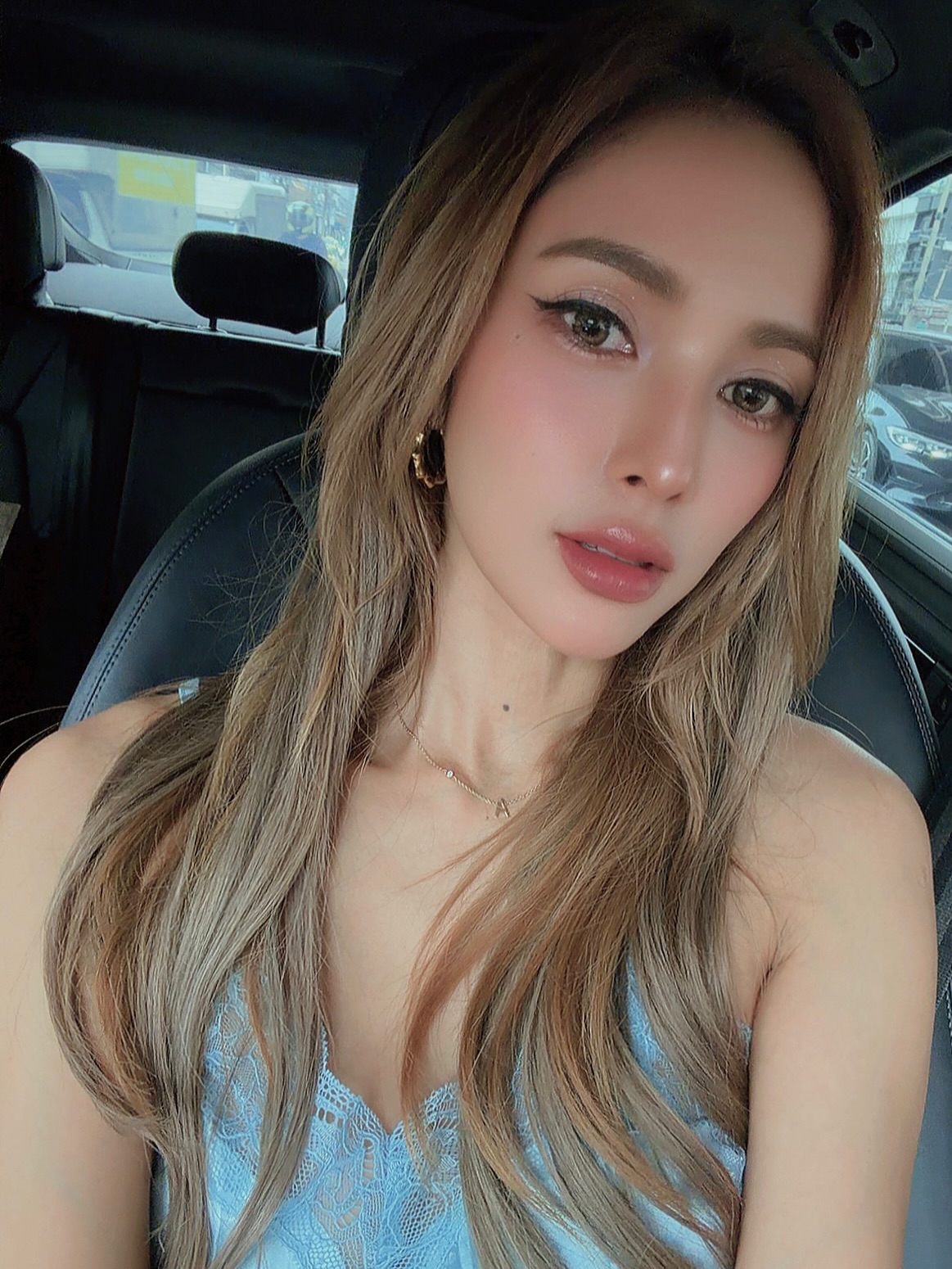 อุ้ม - ลักขณา วัธนวงส์ศิริ