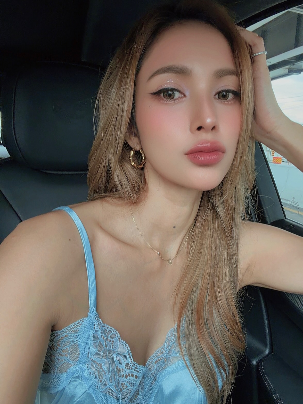 อุ้ม - ลักขณา วัธนวงส์ศิริ