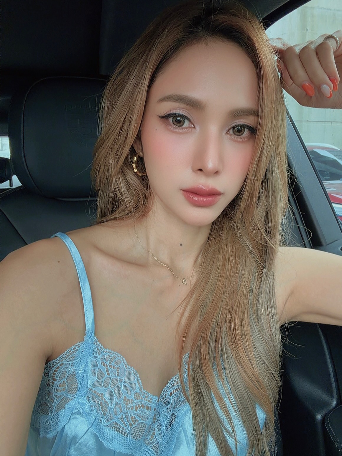 อุ้ม - ลักขณา วัธนวงส์ศิริ