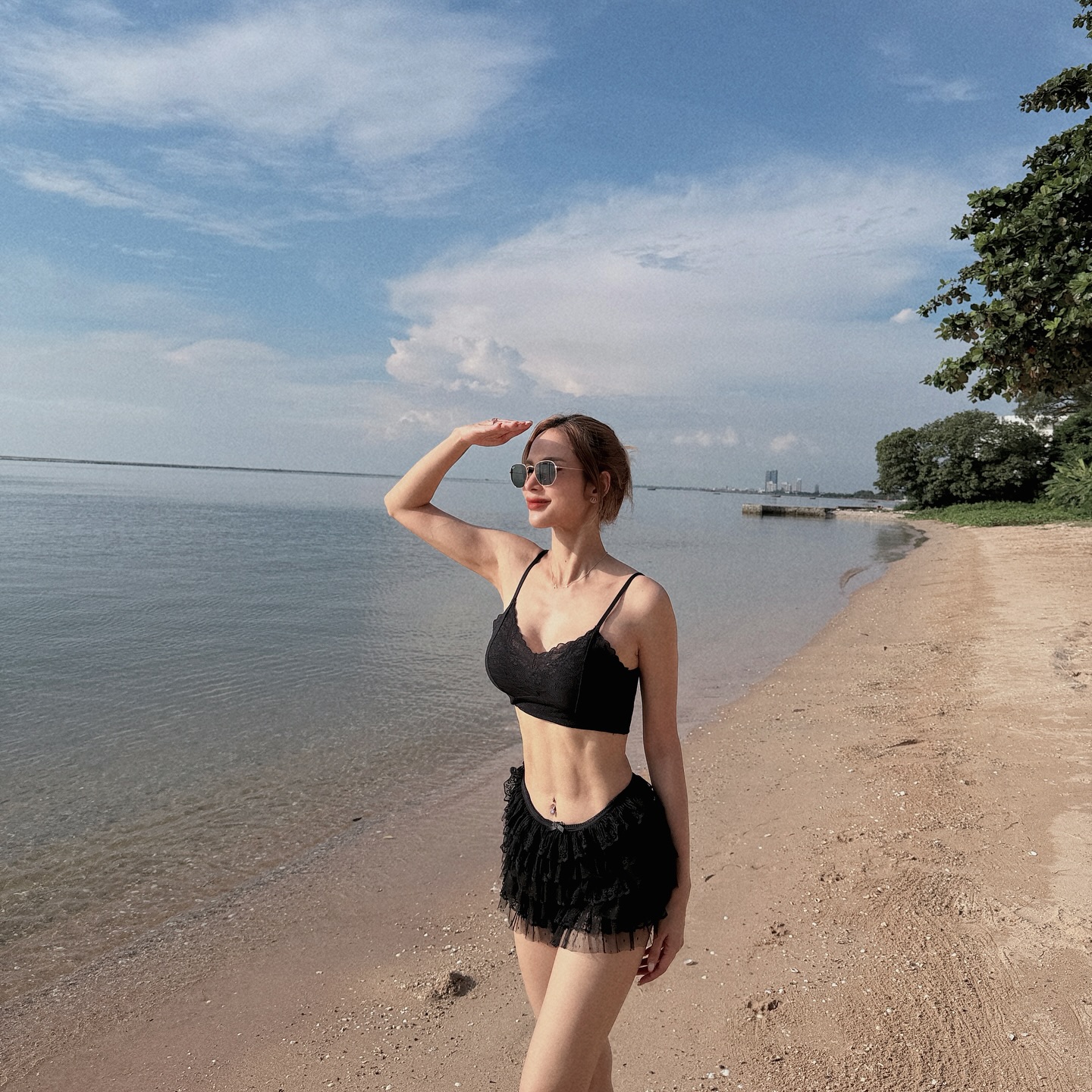 อุ้ม - ลักขณา วัธนวงส์ศิริ