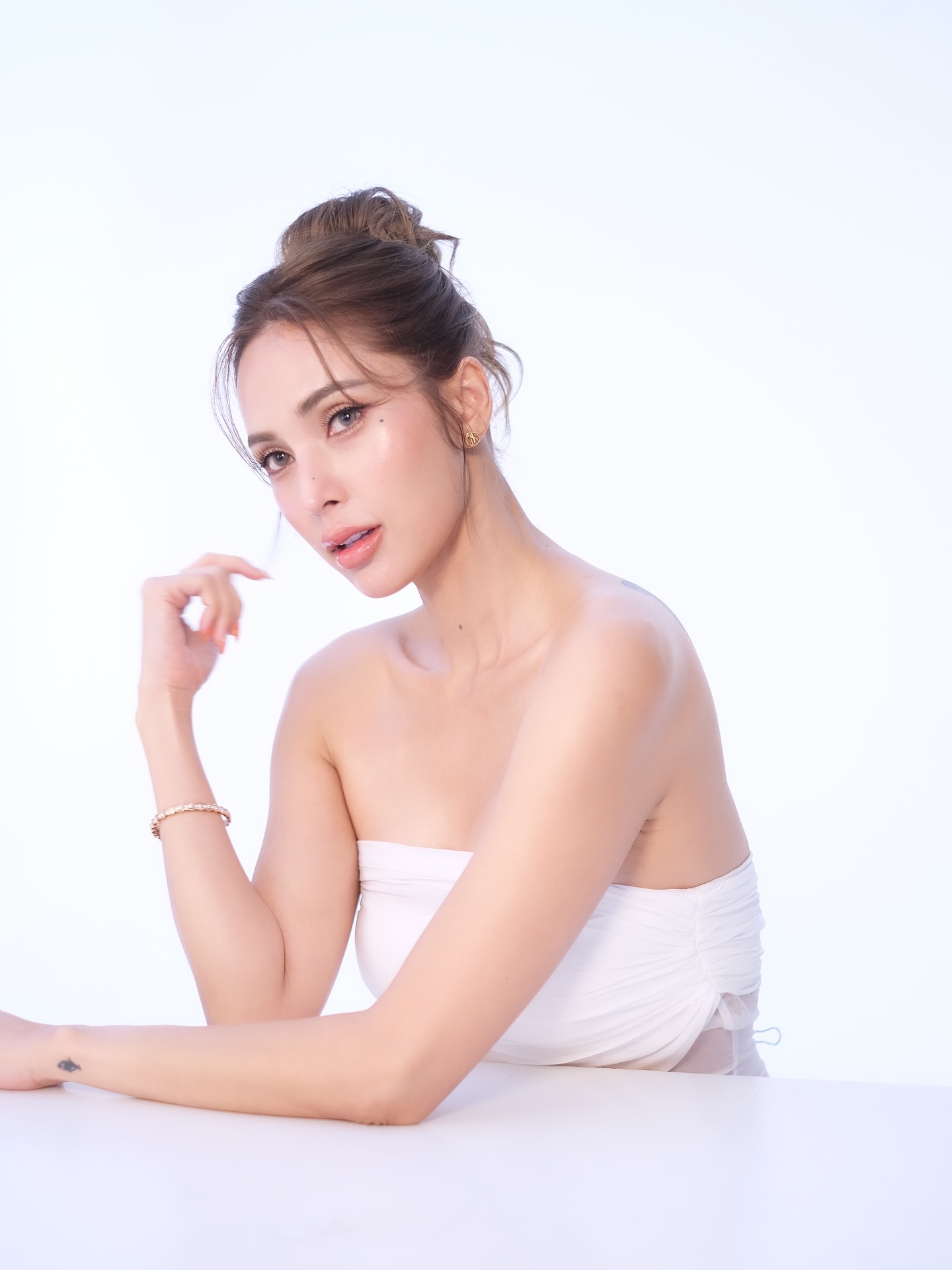 อุ้ม - ลักขณา วัธนวงส์ศิริ