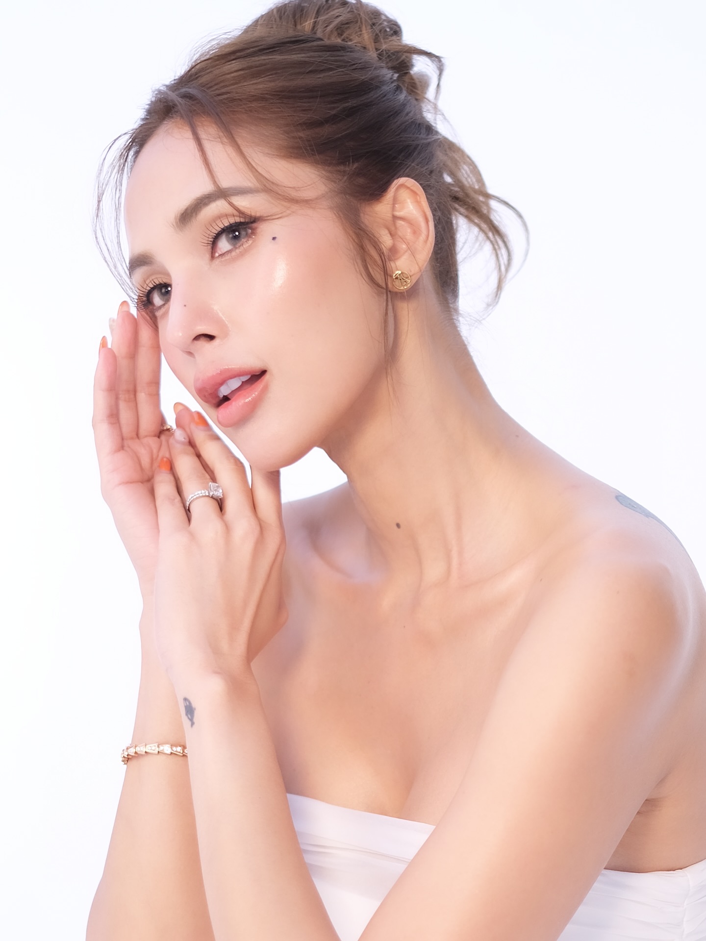 อุ้ม - ลักขณา วัธนวงส์ศิริ