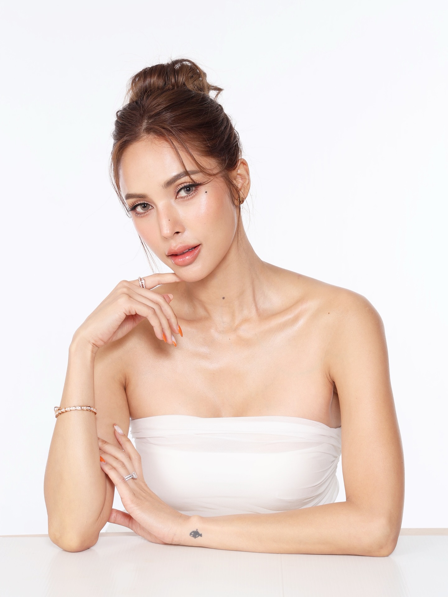 อุ้ม - ลักขณา วัธนวงส์ศิริ