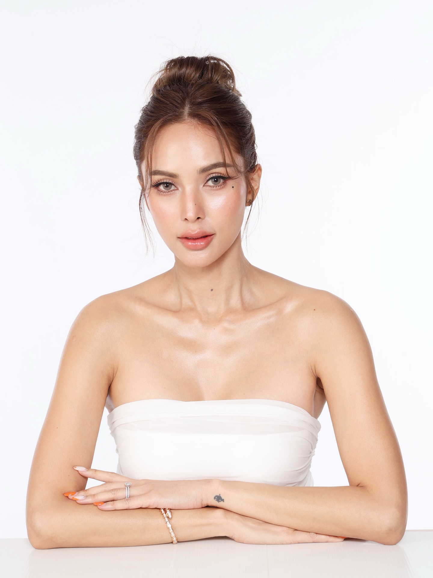 อุ้ม - ลักขณา วัธนวงส์ศิริ