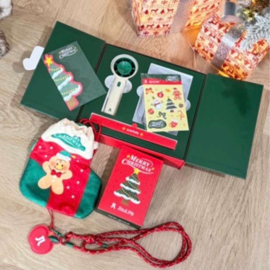 อุ้ม - ลักขณา วัธนวงส์ศิริ