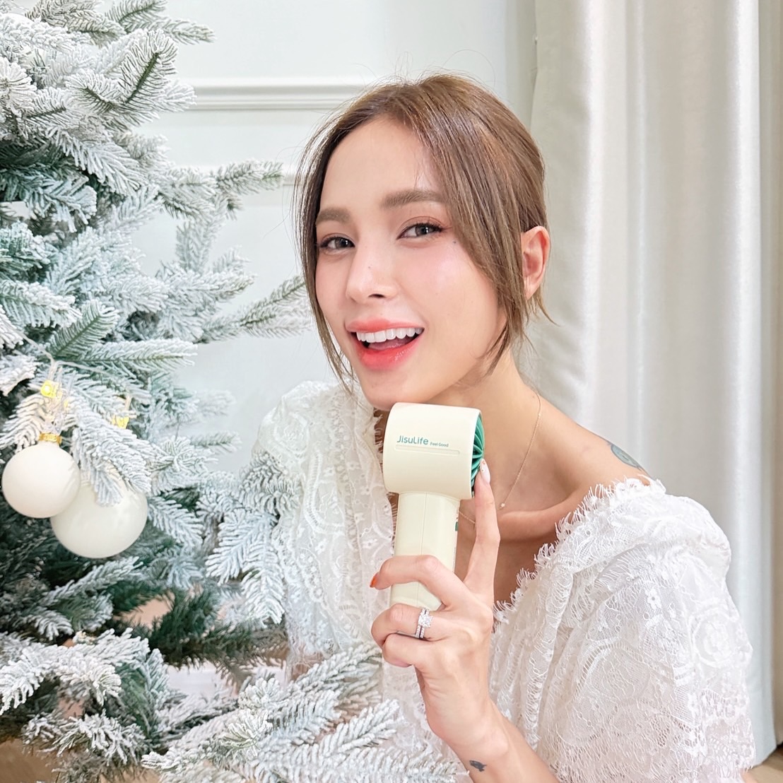 อุ้ม - ลักขณา วัธนวงส์ศิริ