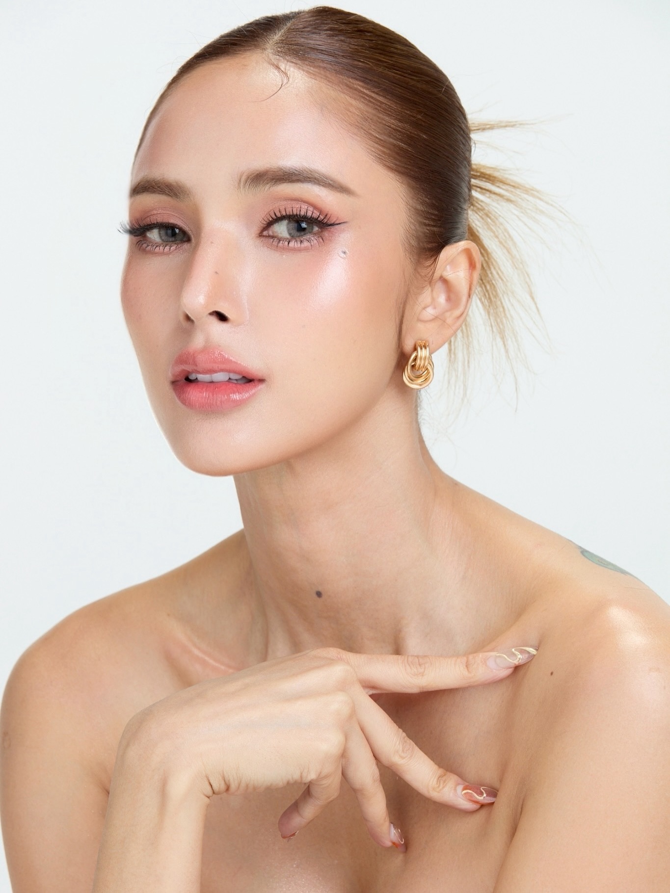 อุ้ม - ลักขณา วัธนวงส์ศิริ