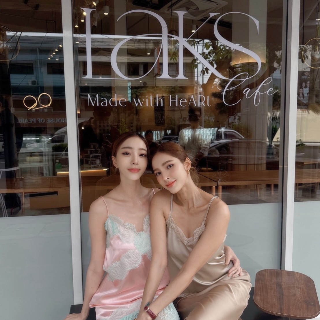 อุ้ม - ลักขณา วัธนวงส์ศิริ