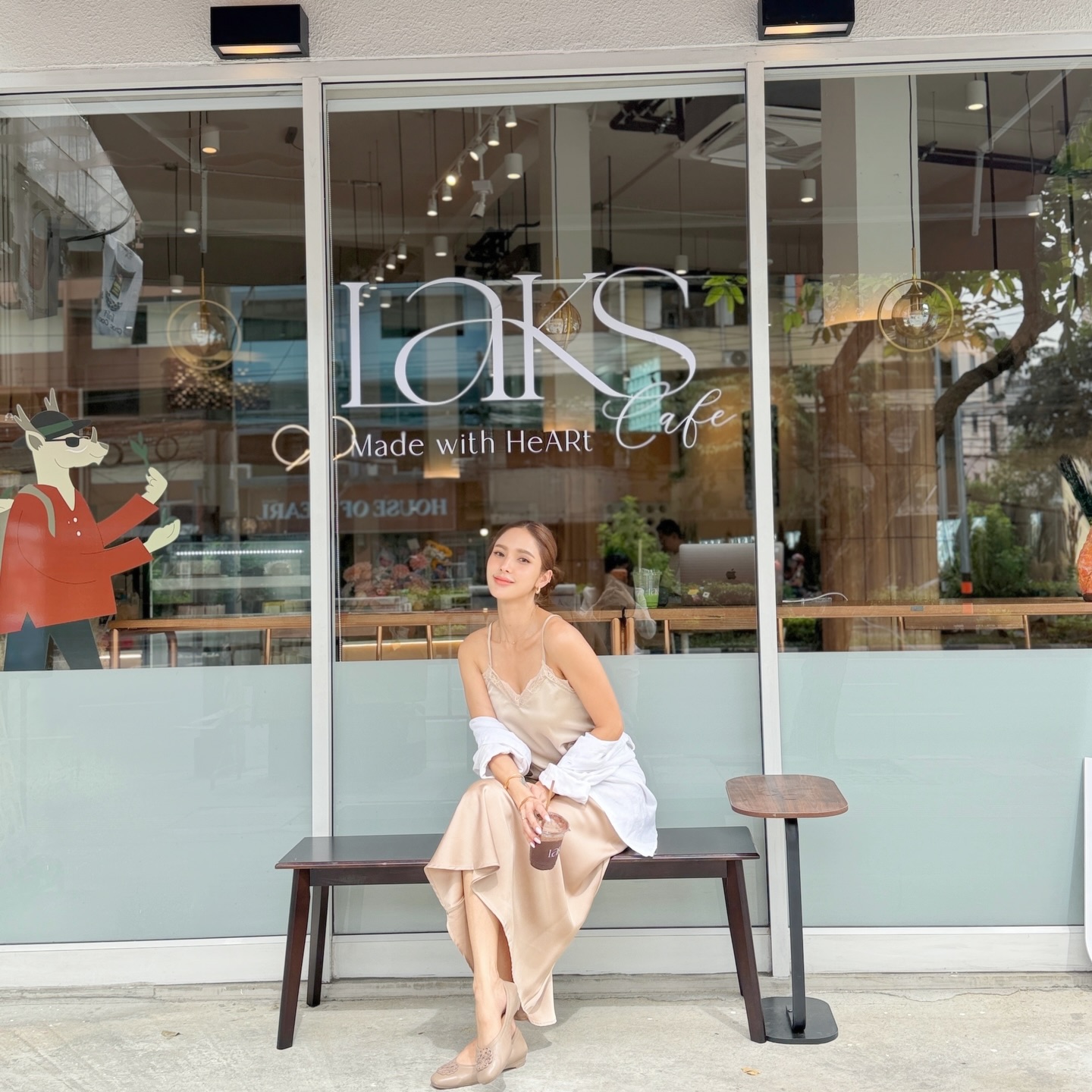 อุ้ม - ลักขณา วัธนวงส์ศิริ