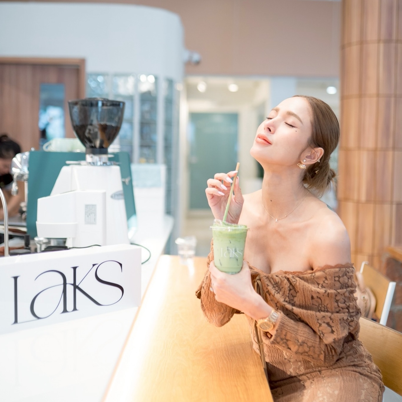 อุ้ม - ลักขณา วัธนวงส์ศิริ