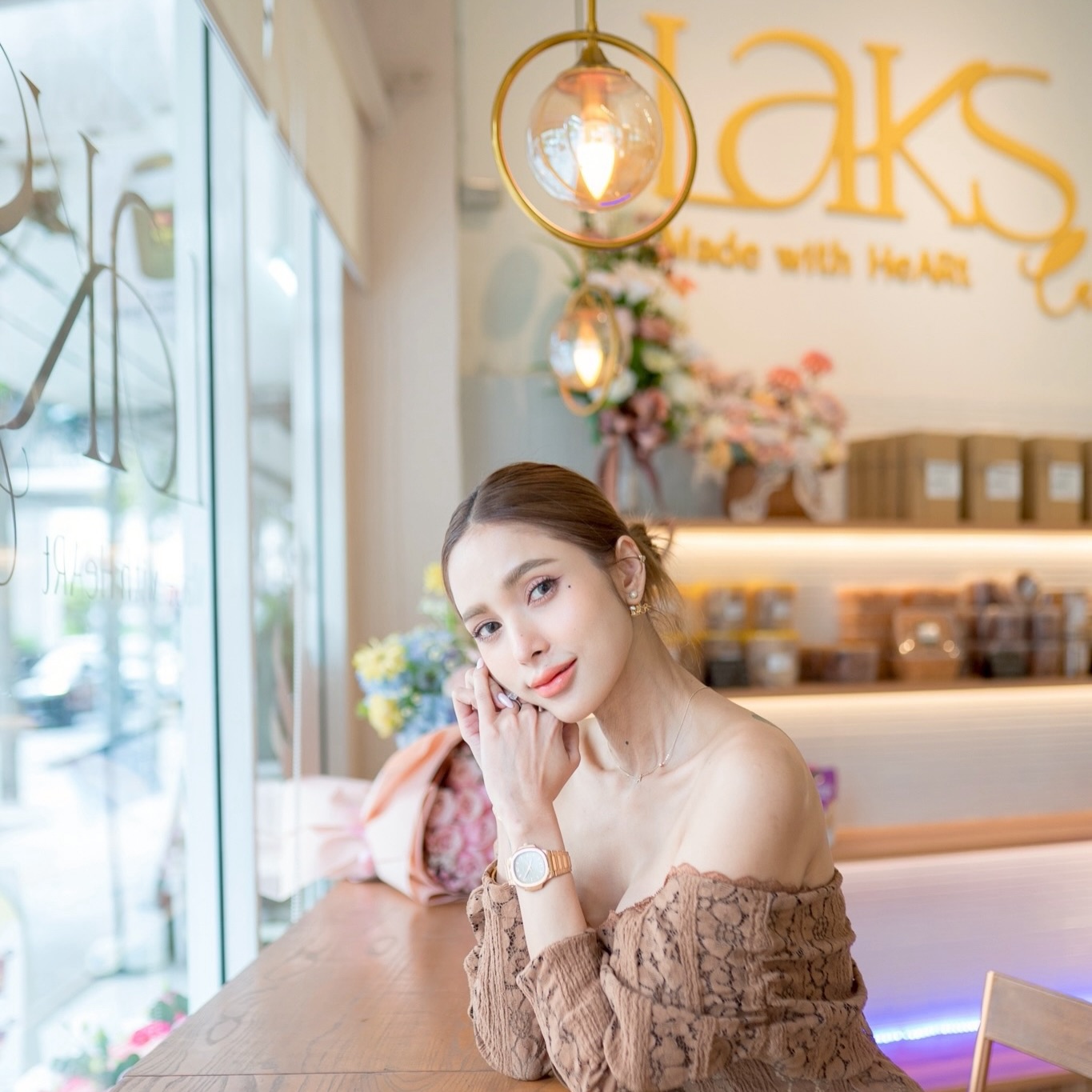 อุ้ม - ลักขณา วัธนวงส์ศิริ