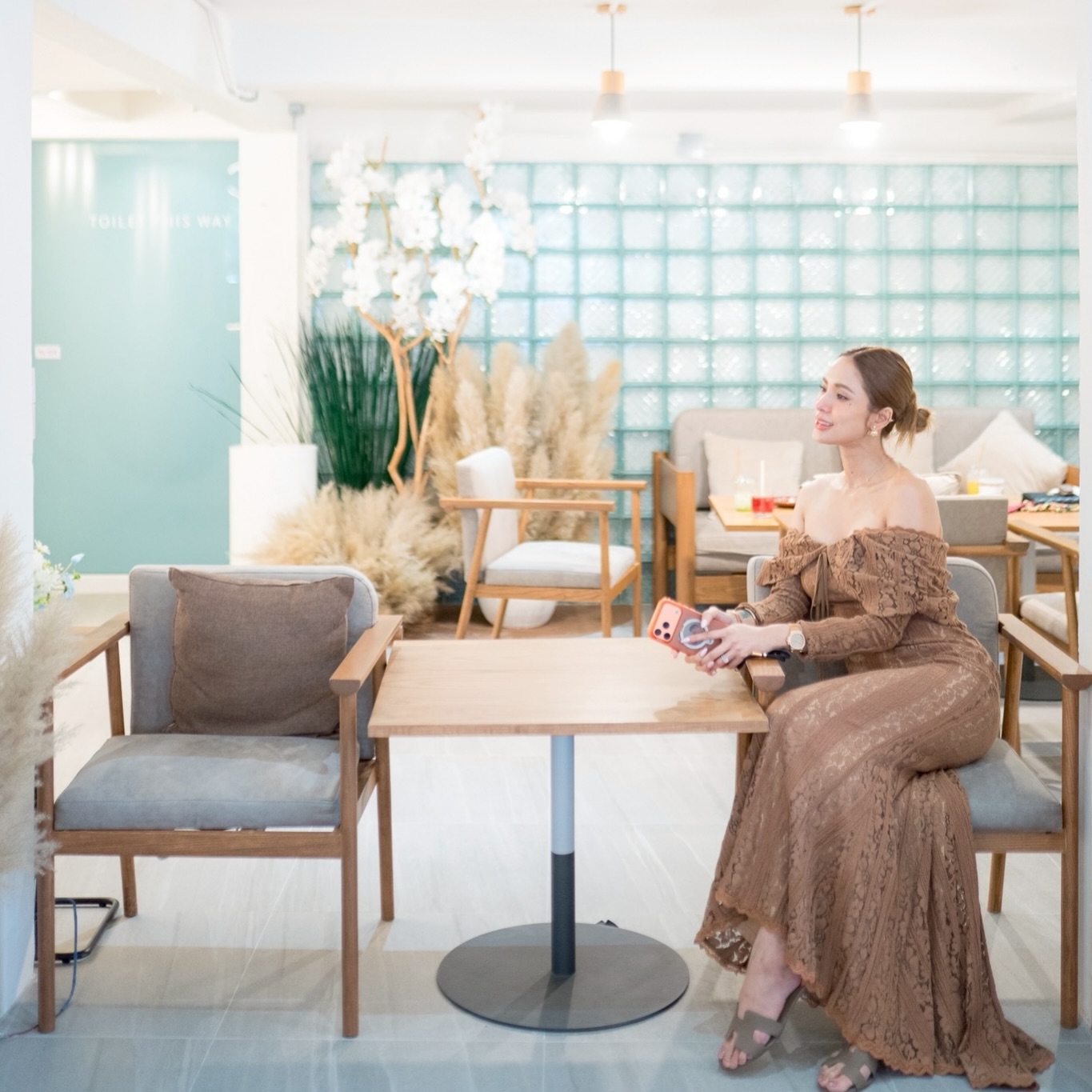 อุ้ม - ลักขณา วัธนวงส์ศิริ