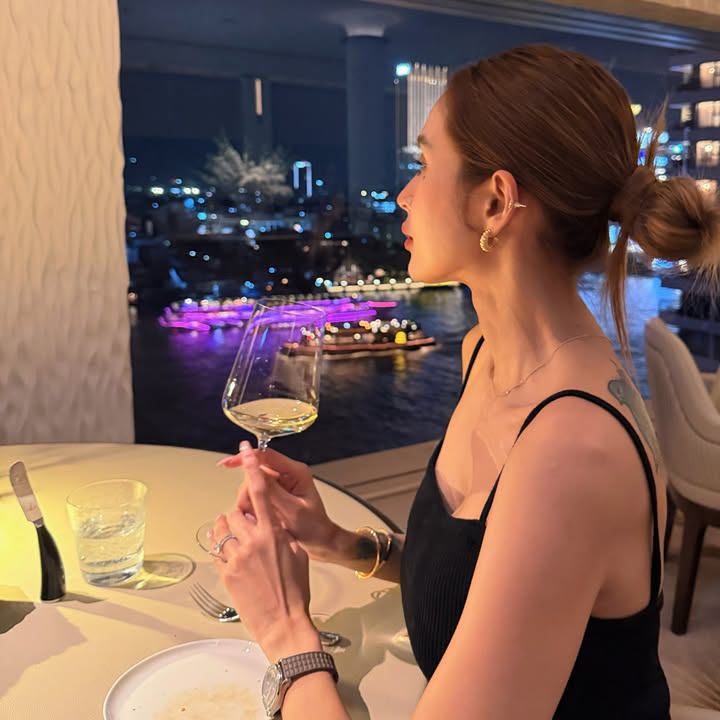 อุ้ม - ลักขณา วัธนวงส์ศิริ