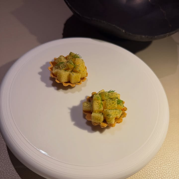 อุ้ม - ลักขณา วัธนวงส์ศิริ