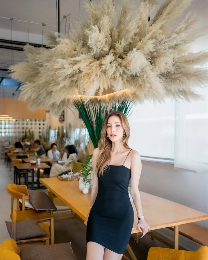 อุ้ม - ลักขณา วัธนวงส์ศิริ