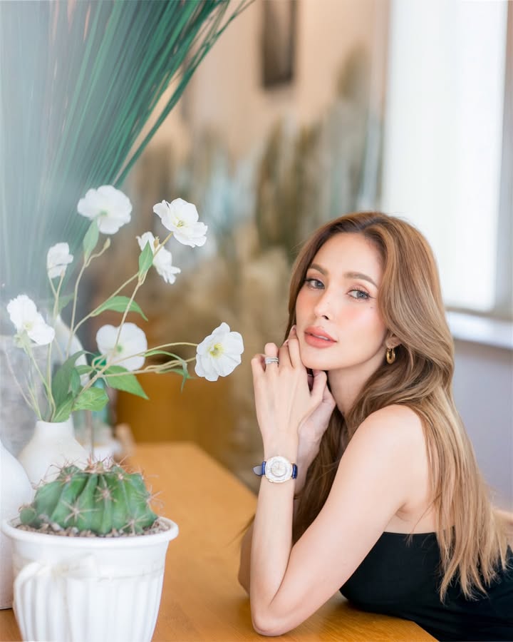 อุ้ม - ลักขณา วัธนวงส์ศิริ