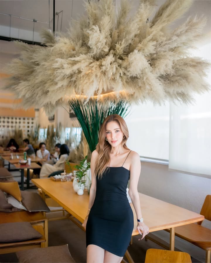 อุ้ม - ลักขณา วัธนวงส์ศิริ