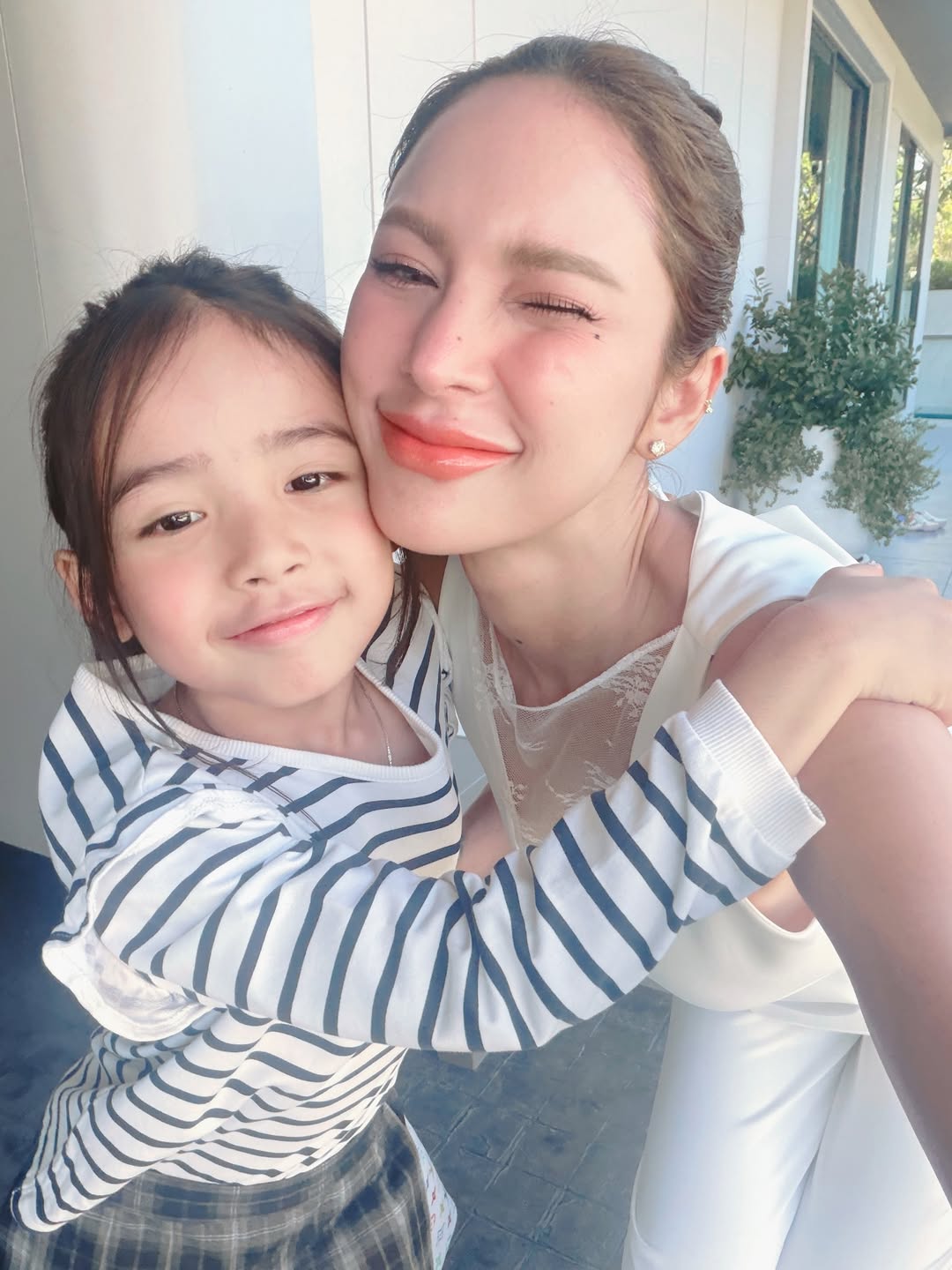 อุ้ม - ลักขณา วัธนวงส์ศิริ