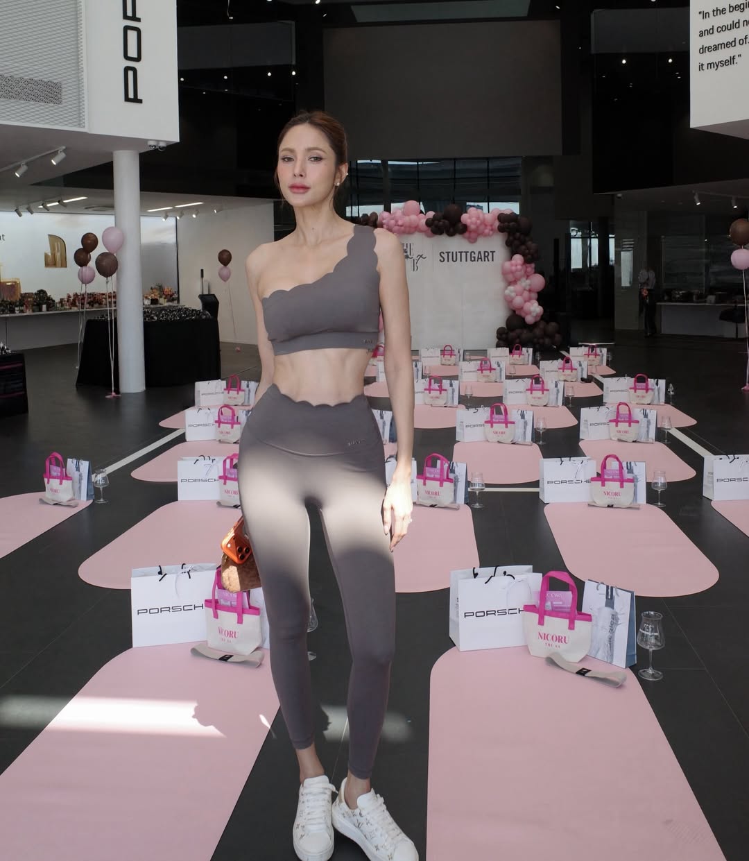 อุ้ม - ลักขณา วัธนวงส์ศิริ