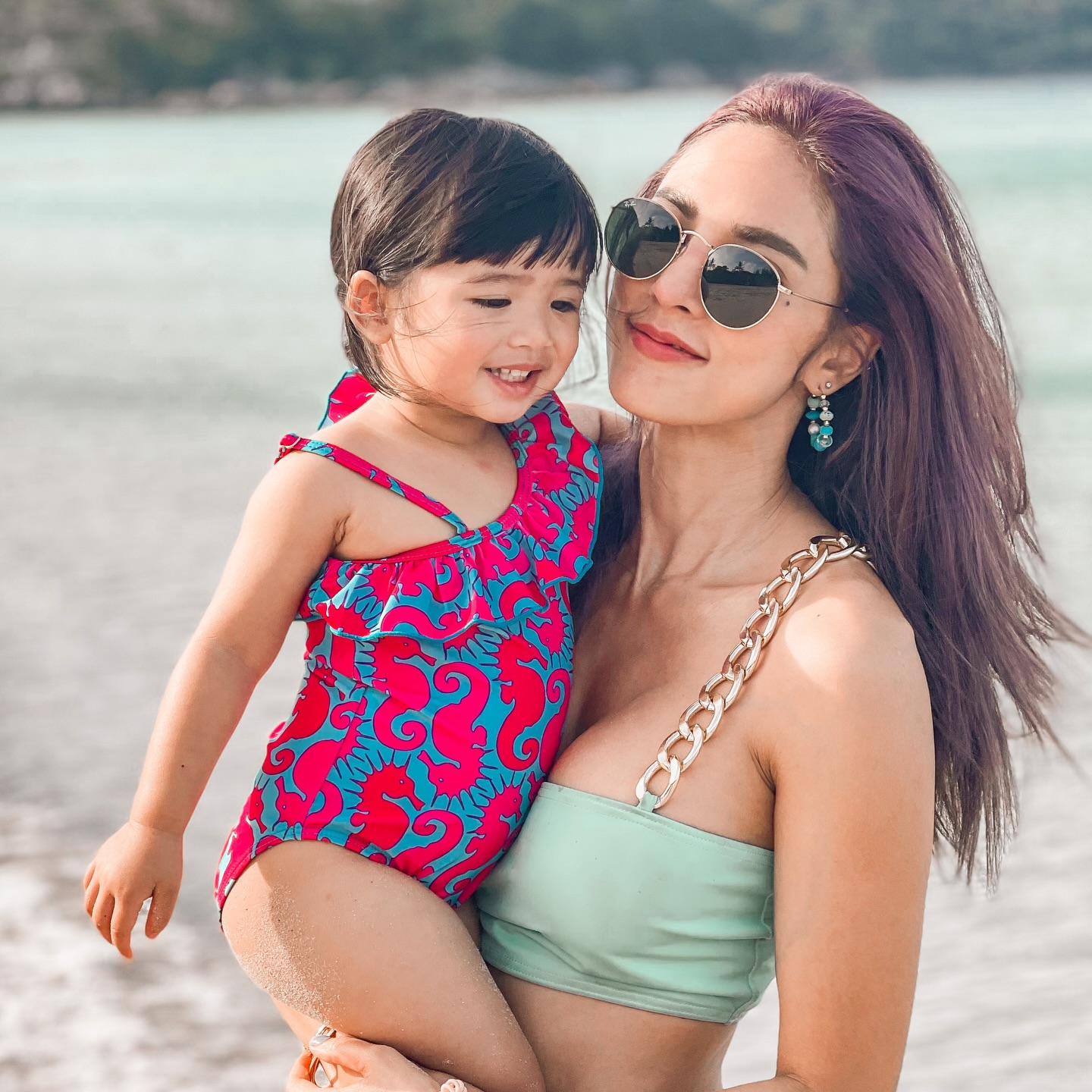 อุ้ม - ลักขณา วัธนวงส์ศิริ