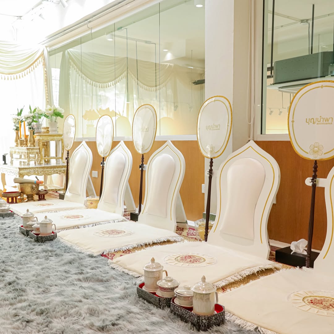 อุ้ม - ลักขณา วัธนวงส์ศิริ