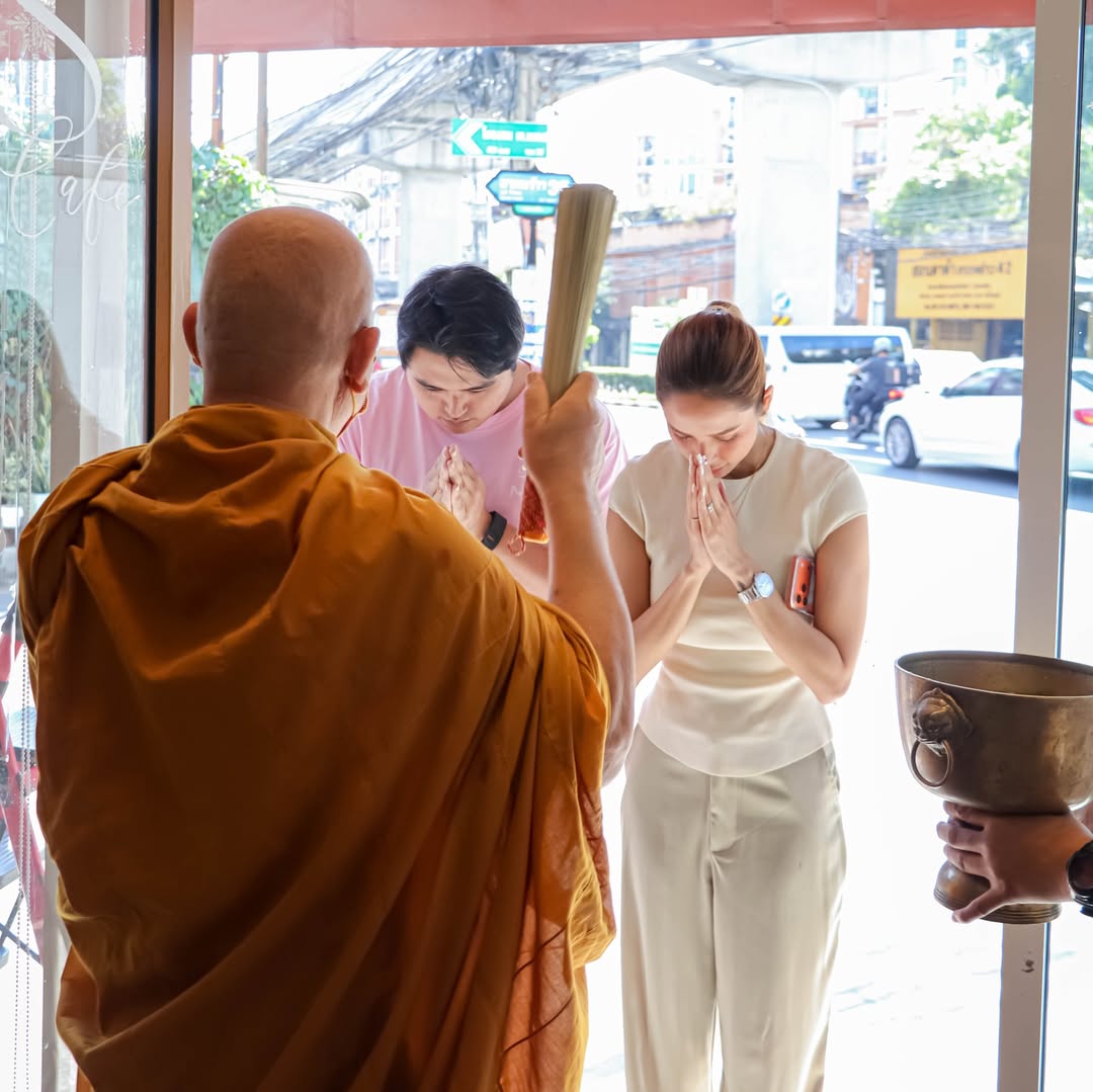 อุ้ม - ลักขณา วัธนวงส์ศิริ