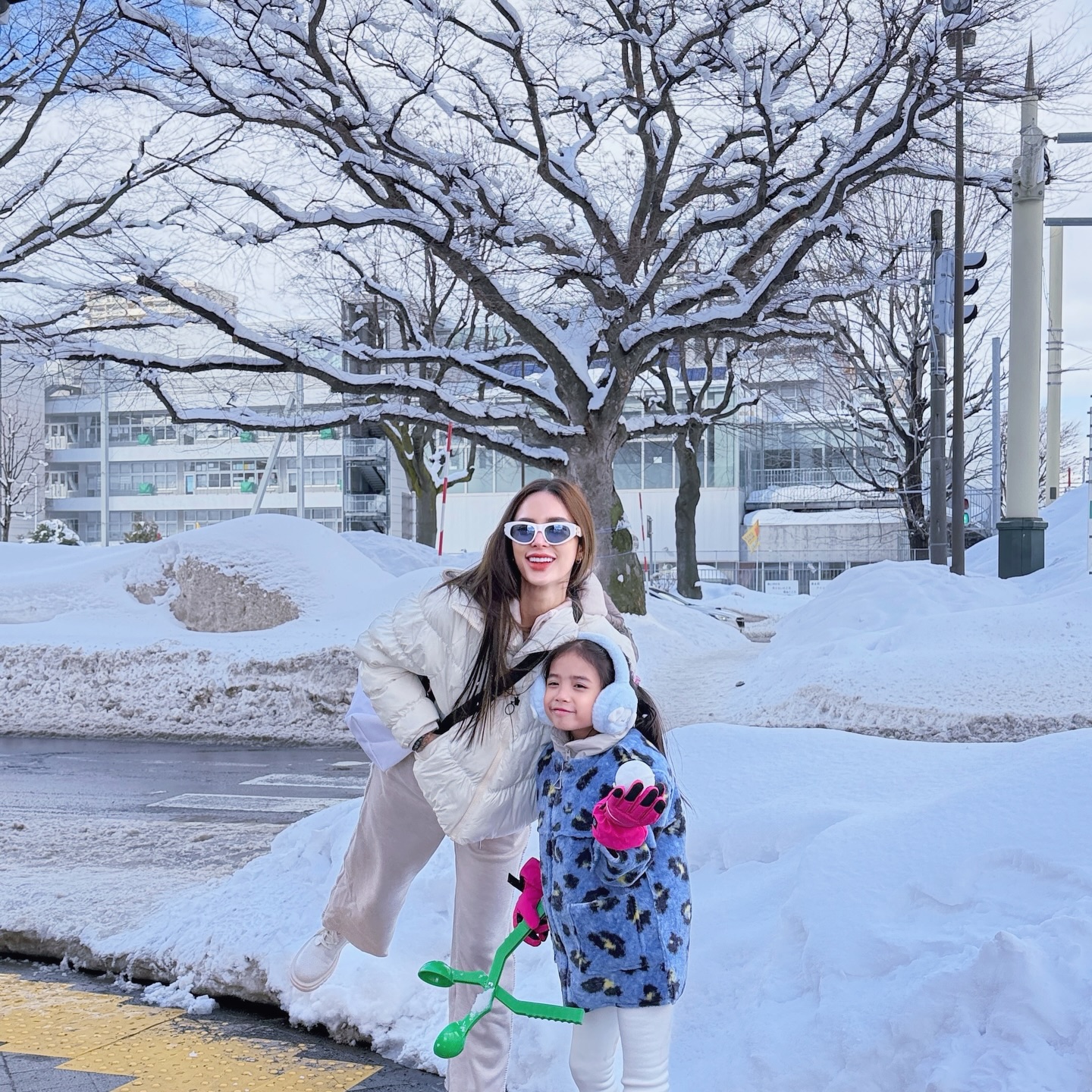 อุ้ม - ลักขณา วัธนวงส์ศิริ