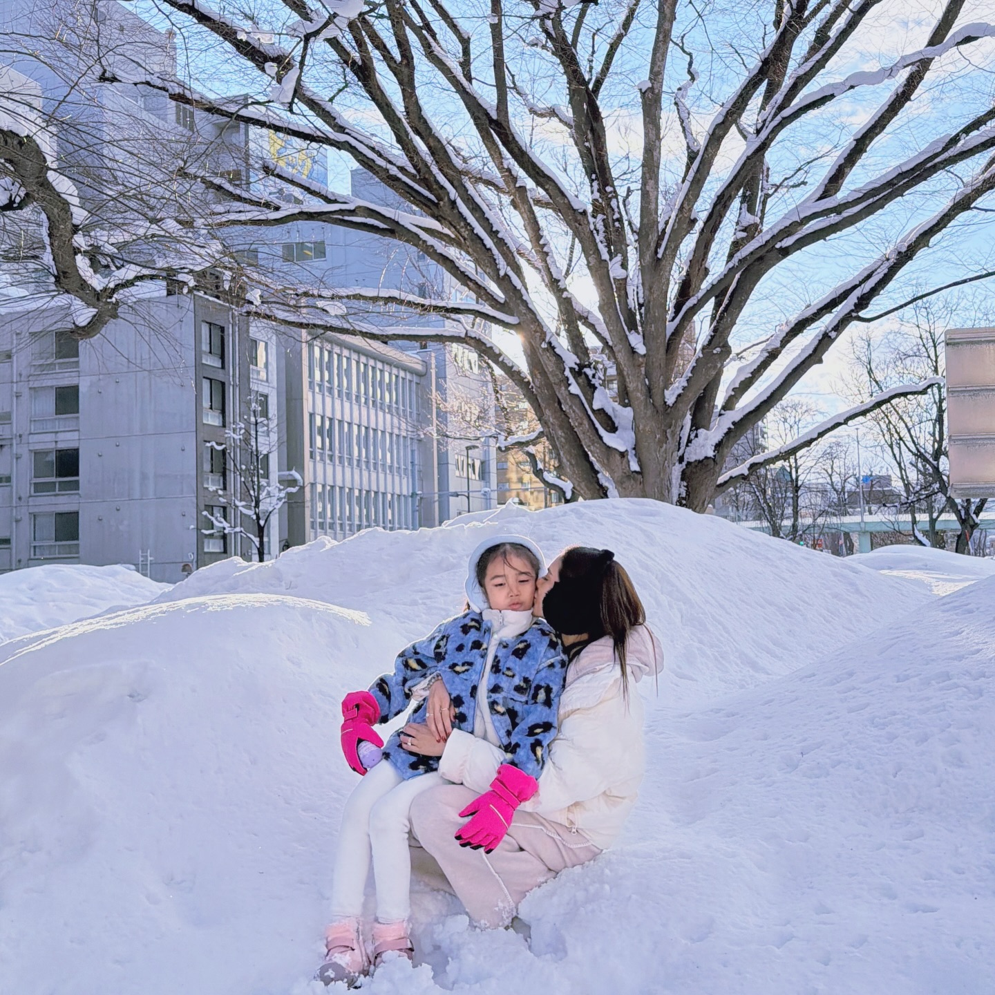 อุ้ม - ลักขณา วัธนวงส์ศิริ