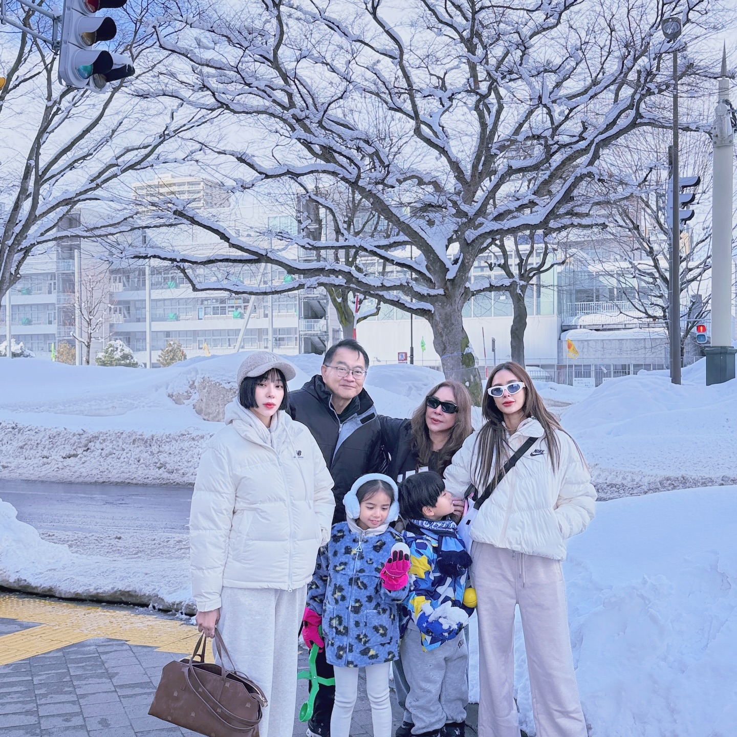 อุ้ม - ลักขณา วัธนวงส์ศิริ