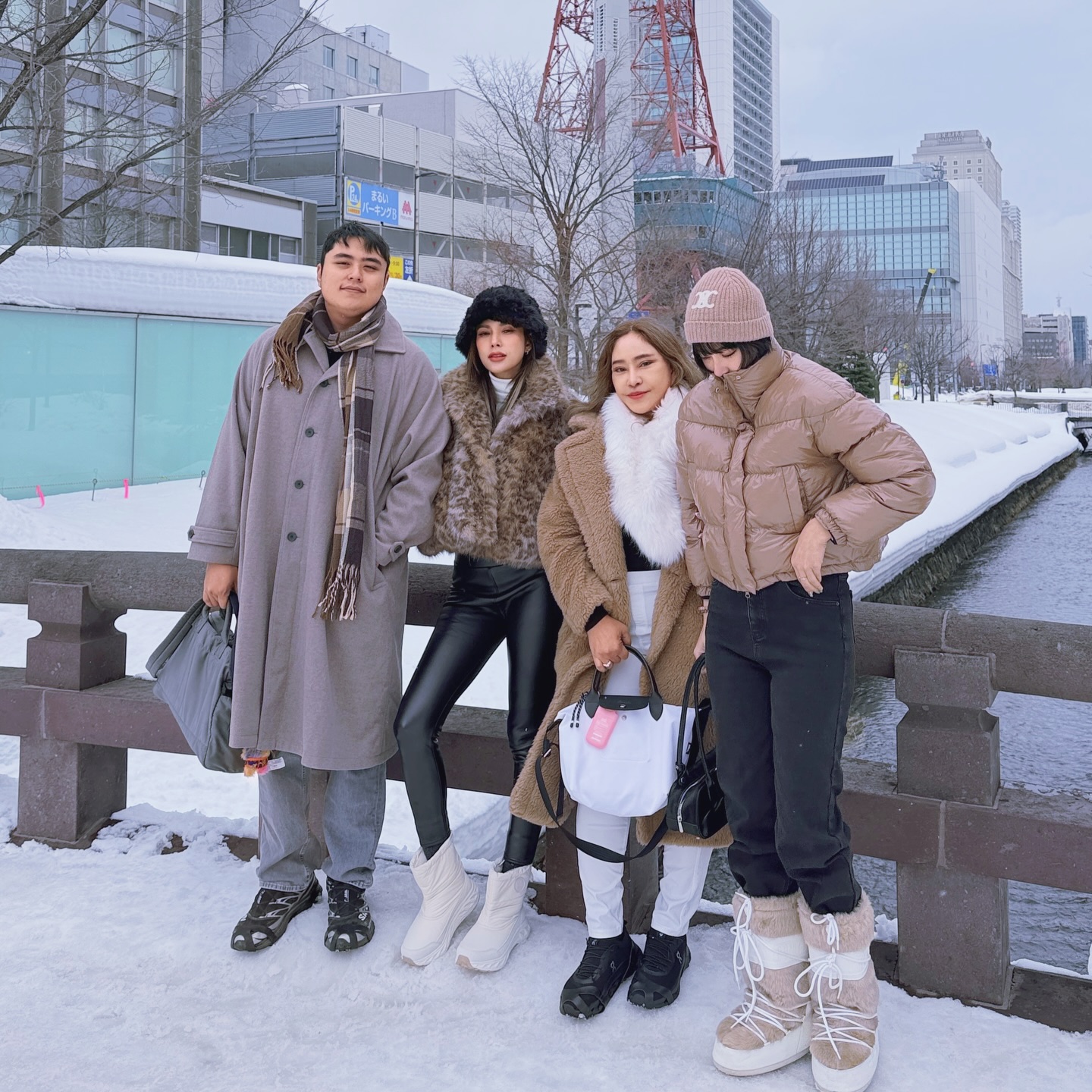 อุ้ม - ลักขณา วัธนวงส์ศิริ