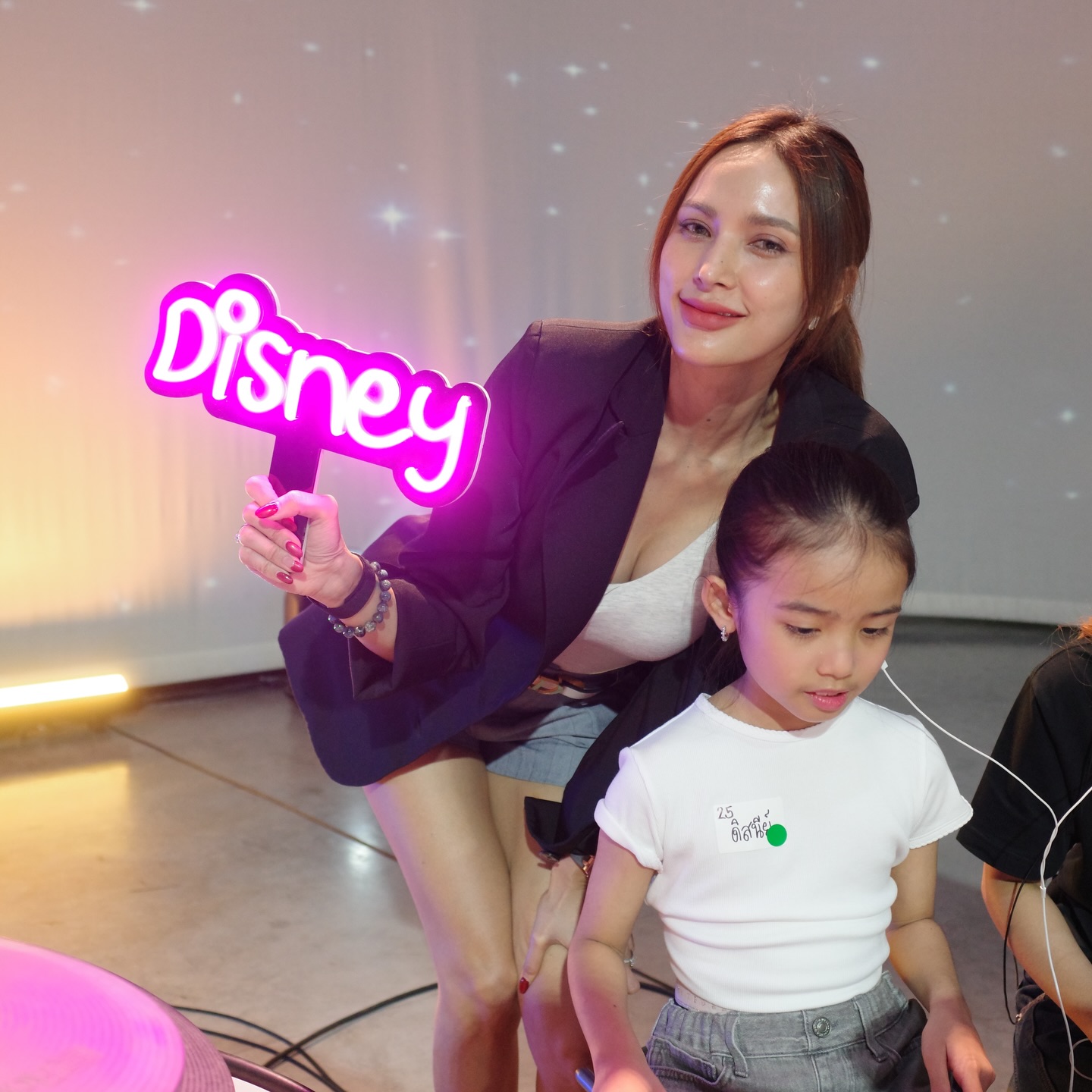 อุ้ม - ลักขณา วัธนวงส์ศิริ