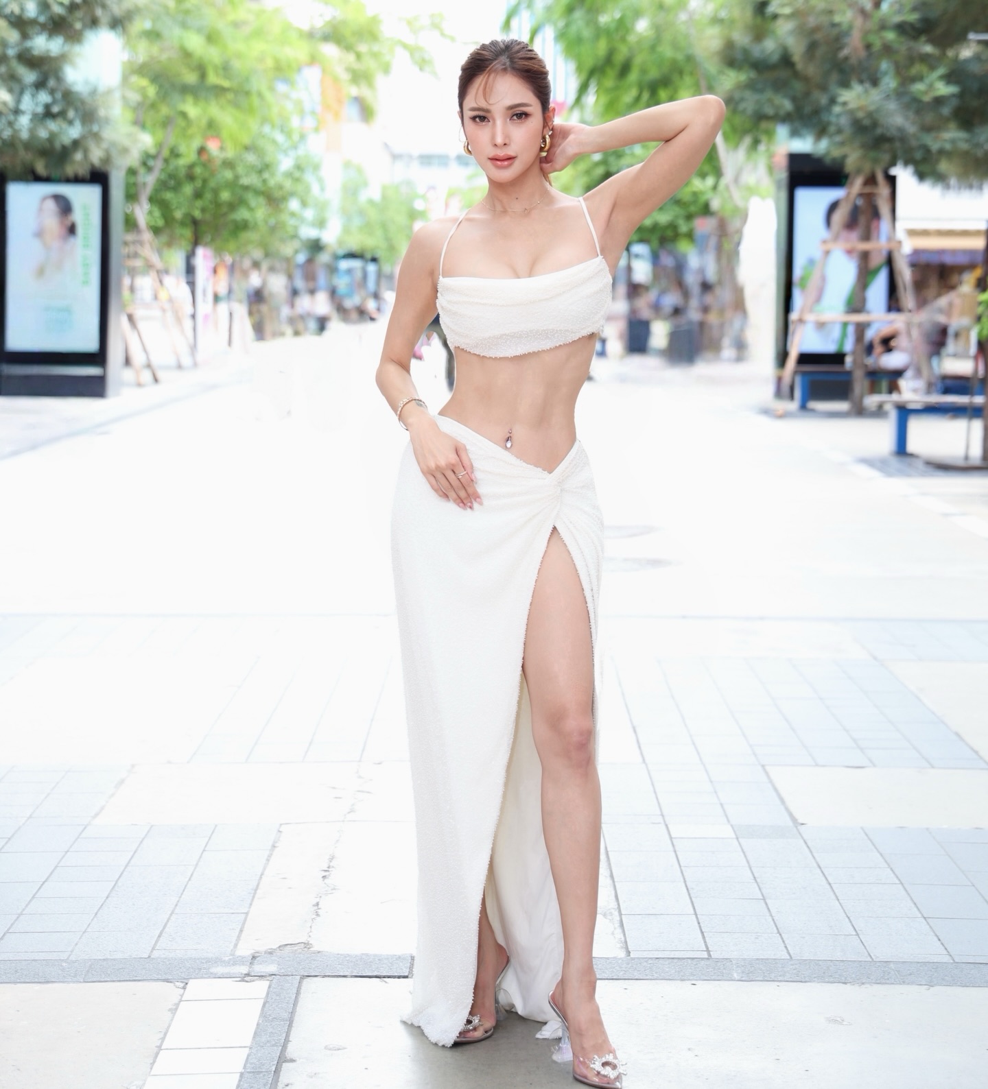 อุ้ม - ลักขณา วัธนวงส์ศิริ