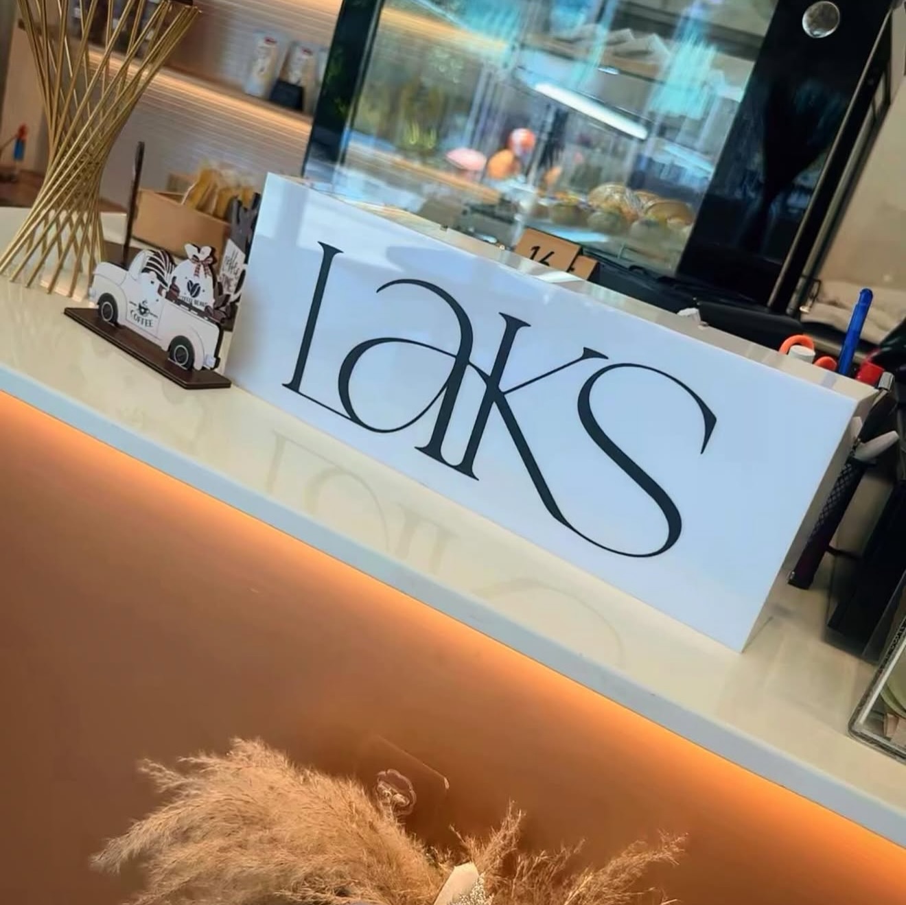 อุ้ม - ลักขณา วัธนวงส์ศิริ