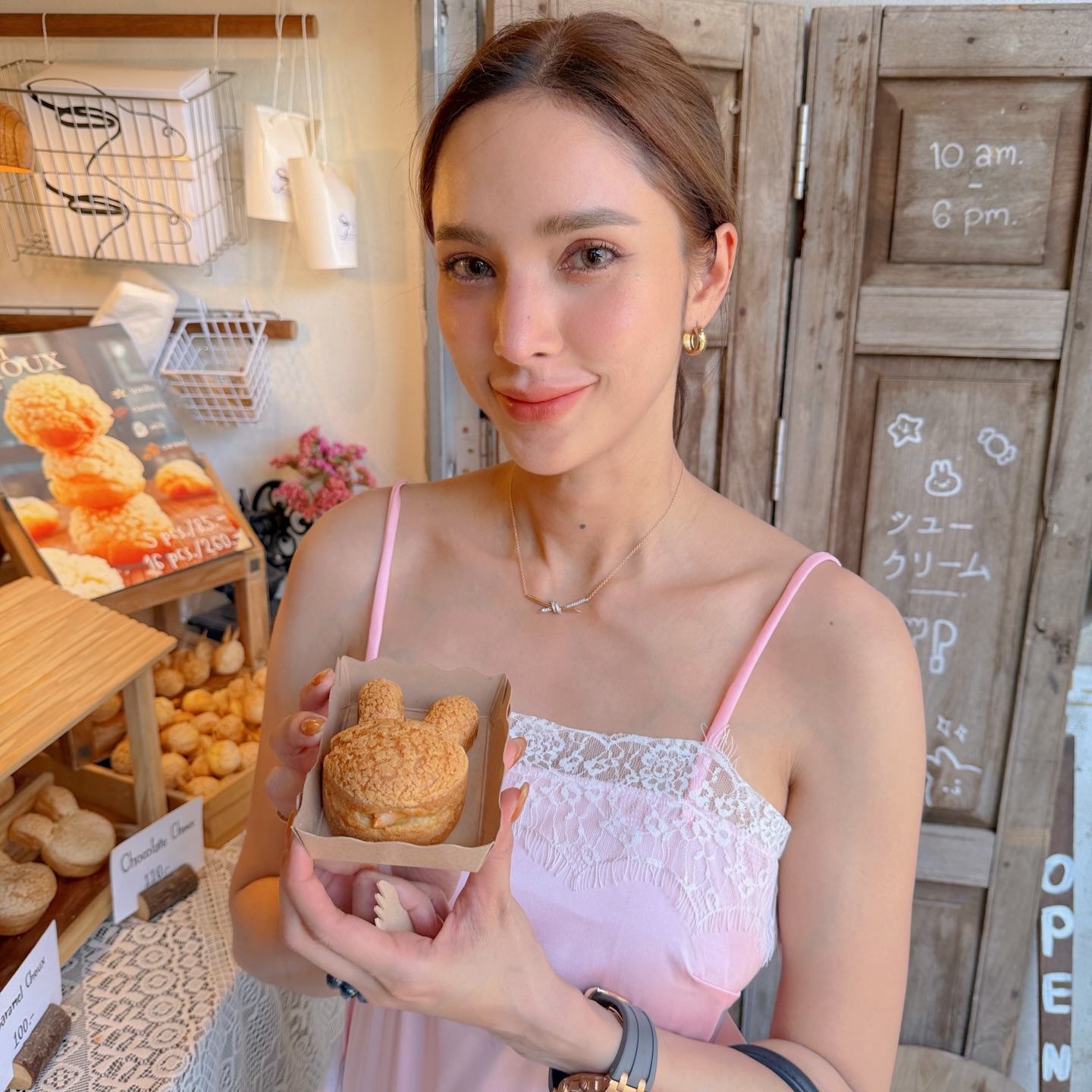 อุ้ม - ลักขณา วัธนวงส์ศิริ