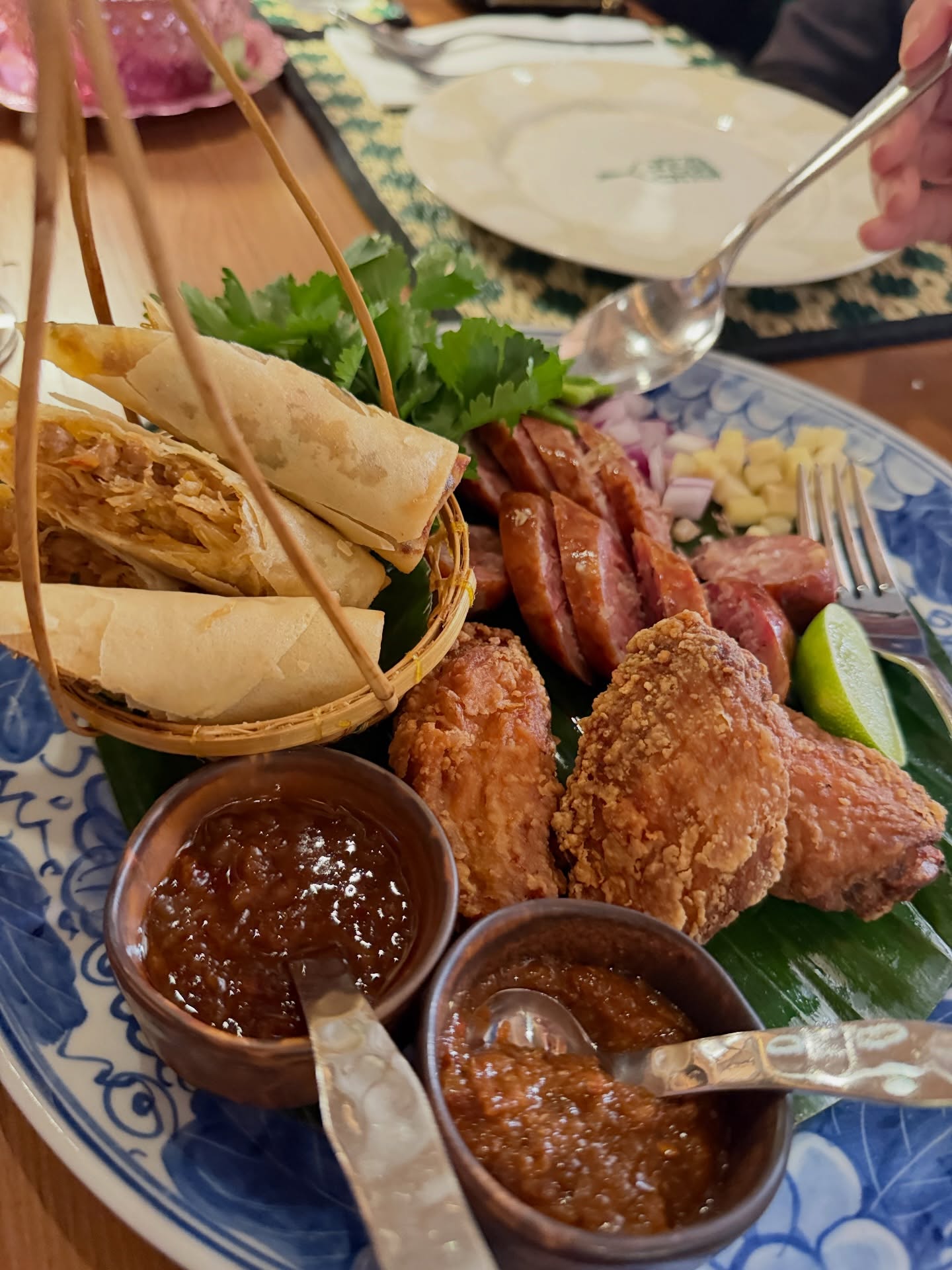 อุ้ม - ลักขณา วัธนวงส์ศิริ