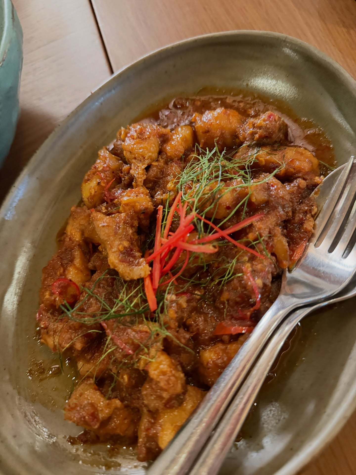 อุ้ม - ลักขณา วัธนวงส์ศิริ