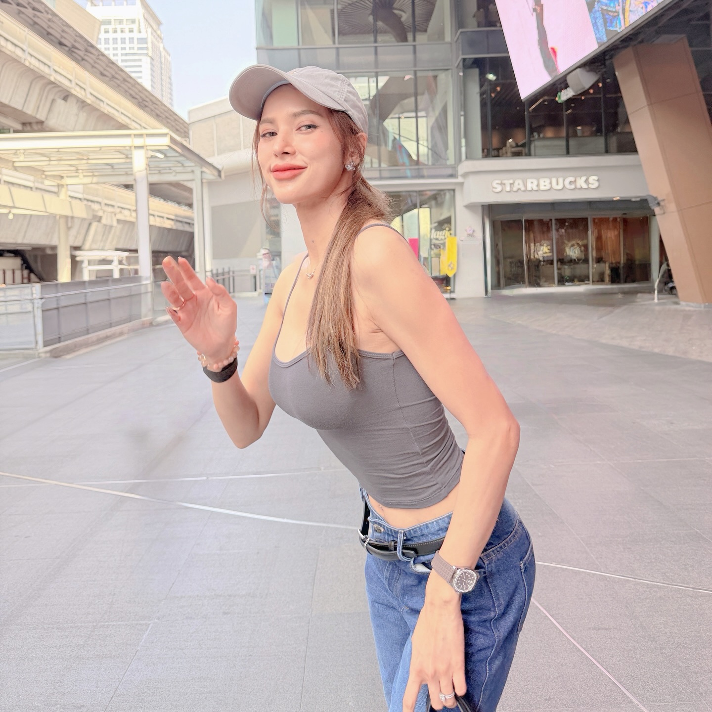 อุ้ม - ลักขณา วัธนวงส์ศิริ