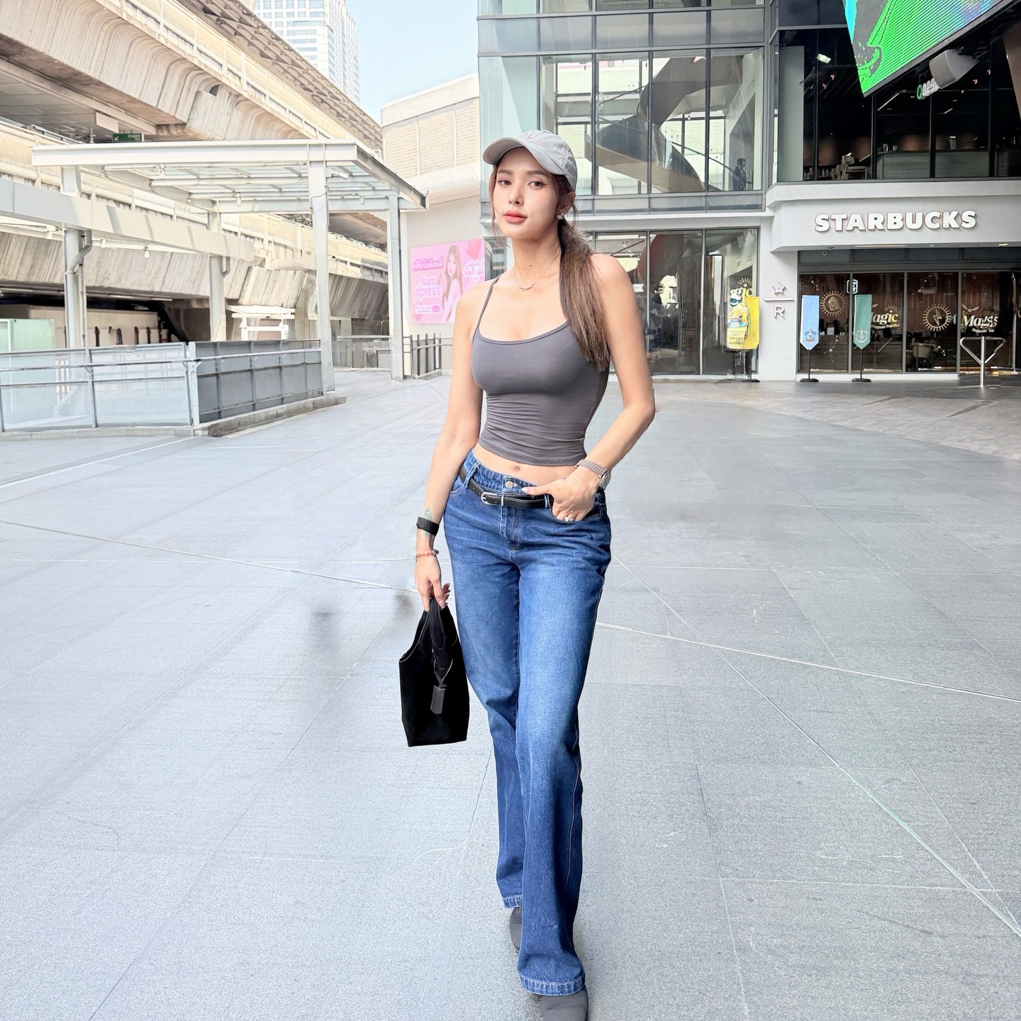 อุ้ม - ลักขณา วัธนวงส์ศิริ