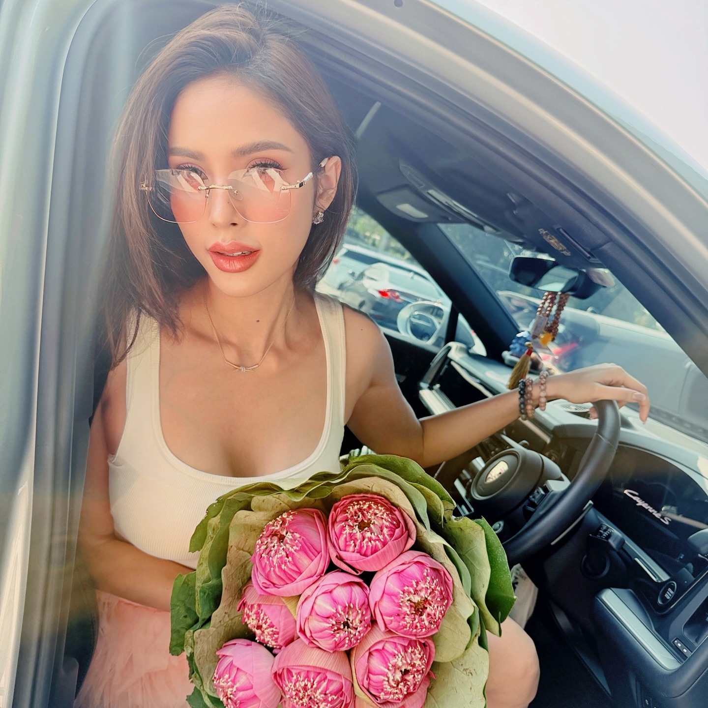 อุ้ม - ลักขณา วัธนวงส์ศิริ