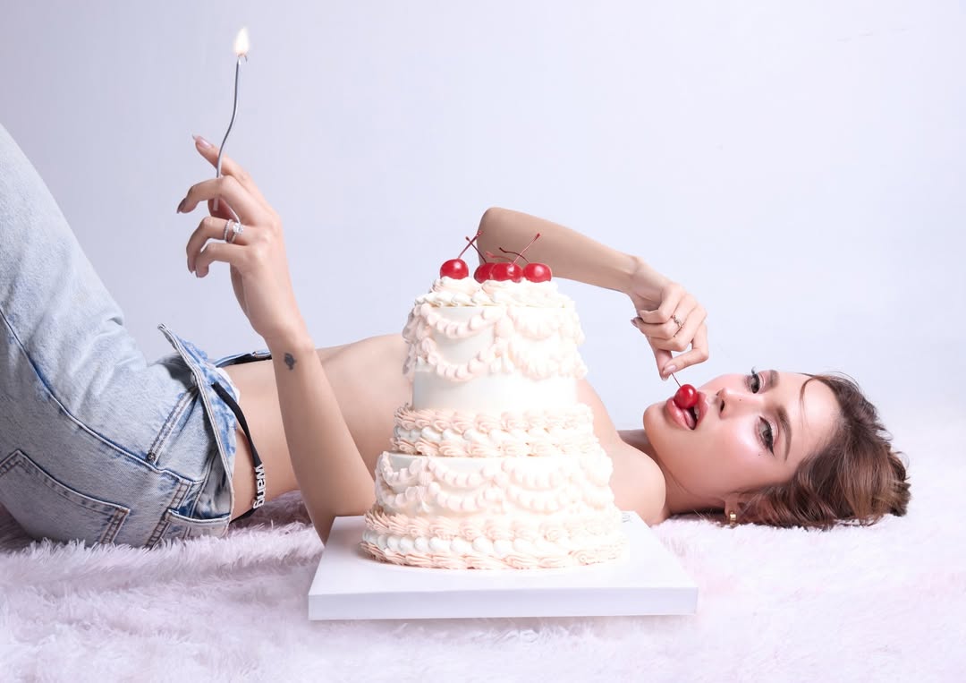 อุ้ม - ลักขณา วัธนวงส์ศิริ